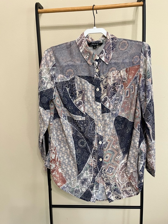 CHARLIE B Tops - Charlie B Patchwork Print V-Neck Blouse Button Up Petite Lightweight Breezy SP